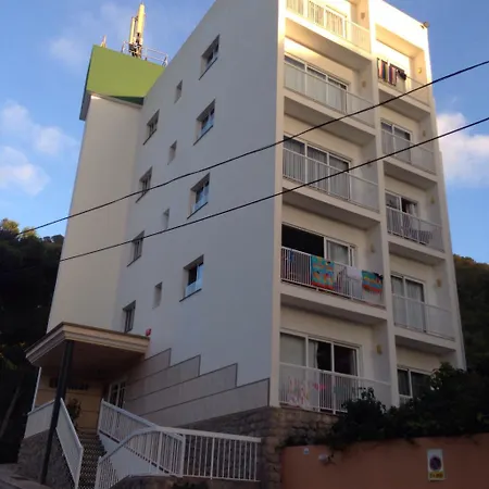 El Pinar 3* Cala Llonga (Ibiza)